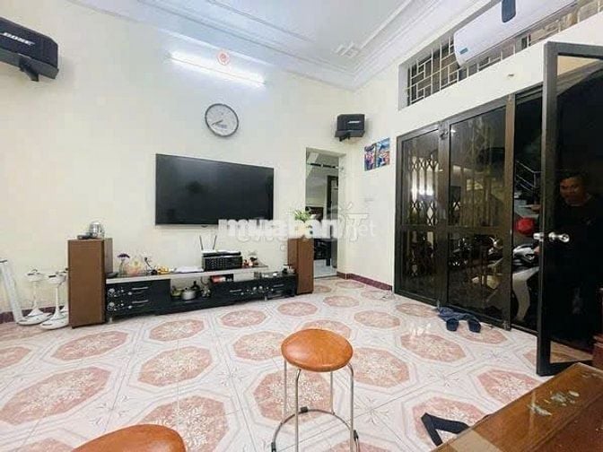 Phân Lô Tôn Đức Thắng 31m2, Nhà 5 T, Nở Hậu Gần Phố,Gần Hồ Văn Chương