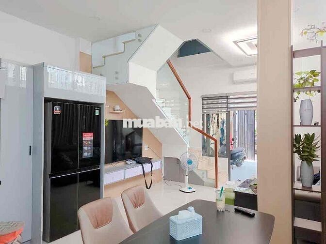 Nhà Lô góc MT , KDC phân Lô , 4 Tầng , 4 PN , sân Thượng  , Chỉ 7 Tỷ x