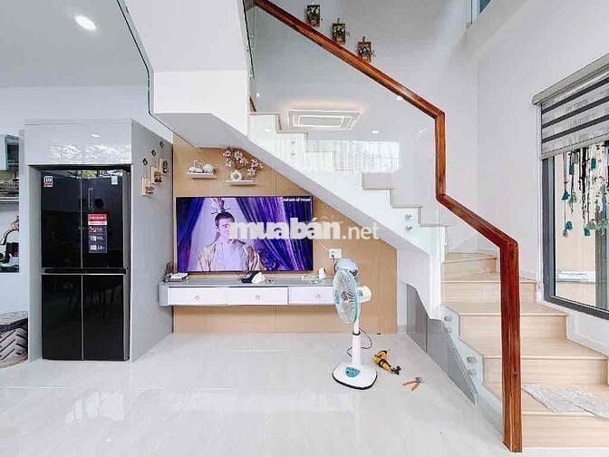 Nhà Lô góc MT , KDC phân Lô , 4 Tầng , 4 PN , sân Thượng  , Chỉ 7 Tỷ x