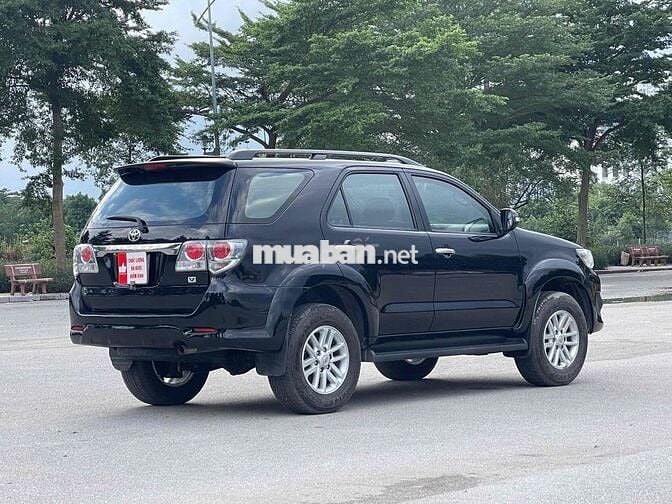 Toyota Fortuner 2013 2.7V 4x2 130000 km Đen