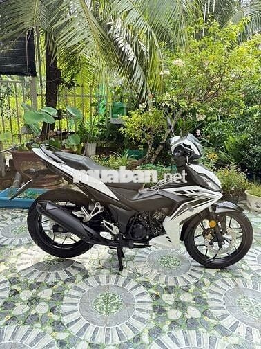 Winner V1 trắng 2016