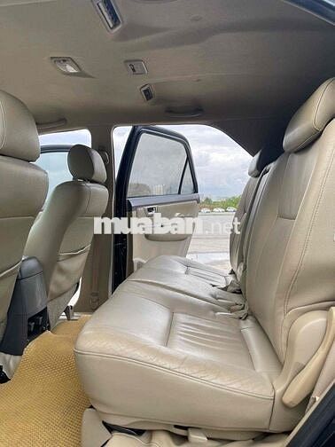 Toyota Fortuner 2013 2.7V 4x2 130000 km Đen