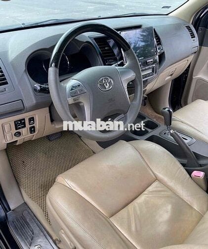 Toyota Fortuner 2013 2.7V 4x2 130000 km Đen