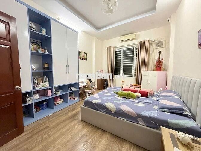 Bán nhà Chùa Láng trung tâm, lô góc 2 thoáng,mt 4m, ngõ thông, 8.1 tỷ