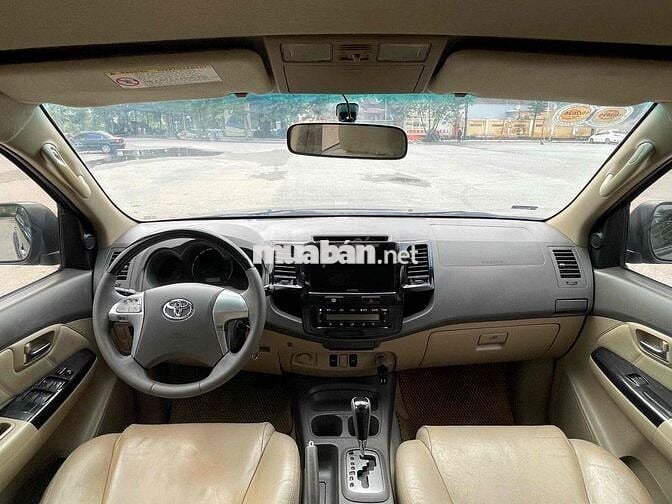 Toyota Fortuner 2013 2.7V 4x2 130000 km Đen