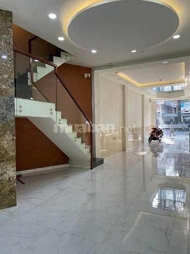 Cho thuê nhà mặt tiền Ngô Gia Tự, Q.10, 4x22m, NH 6m, 5 lầu, thang máy