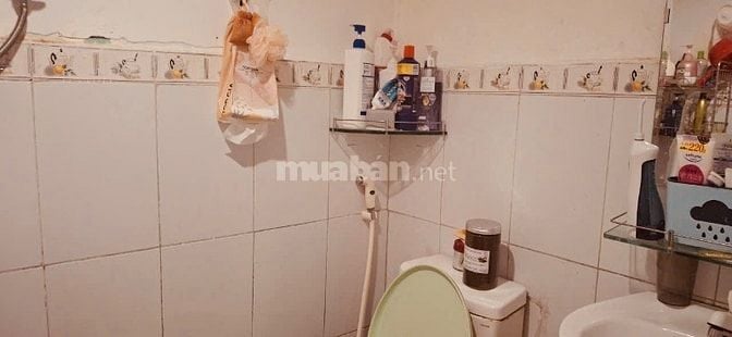 - Cần bán nhanh nhà 2 tầng chỉ 2,5 tỷ, kiệt Hoàng Diệu, quận Hải Châu