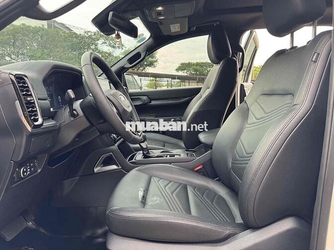 Ford Everest 2024 Titanium 1 Cầu 26.000 km