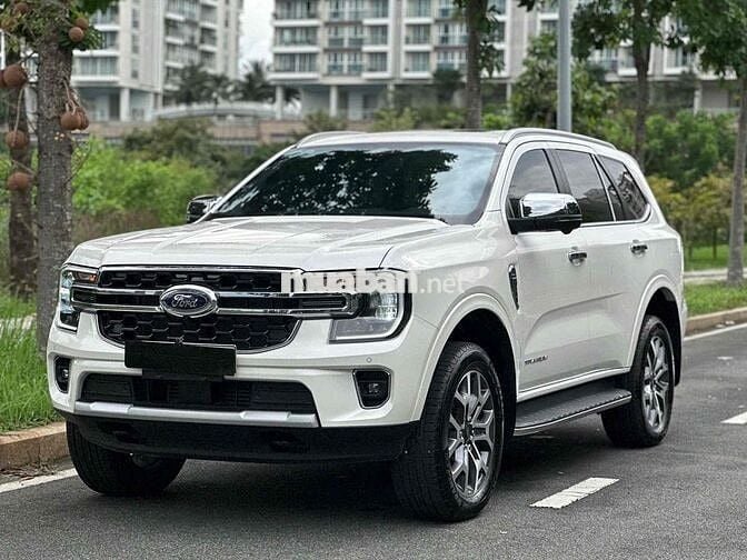 Siêu Lướt Ford Everest 2024 Titanium 2.0L 4x2 AT