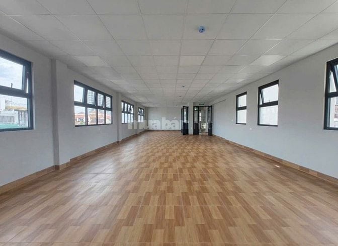 Cho thuê nhà mới xây đường Hồ Xuân Hương Q3 ngay Gần CMT8 Và Minh Khai