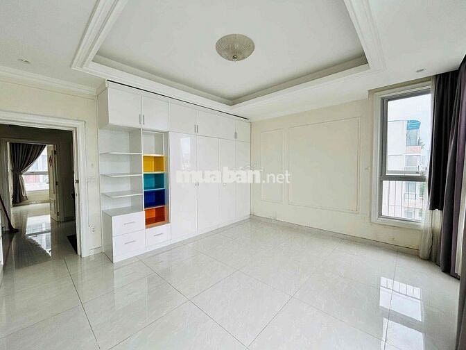 BÁN PENTHOUSE GIÁ TỐT PHÚ MỸ HƯNG- 244M2 - SÂN VƯỜN RỘNG - GIÁ 20 TỶ