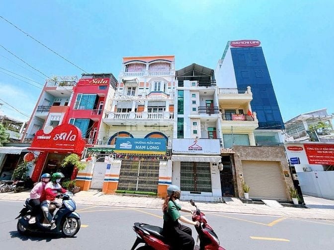 Gán Bán MTKD Tân Quý 5M x 20M 4 Tầng Giá Rẻ ngay Aeon Mall