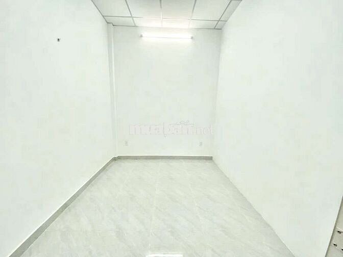 Chỉ có:4 tỷ. Mua có lời Kênh Nước Đen,Lê Thúc Hoạch Dt:4,5 x14 Nở hậu.