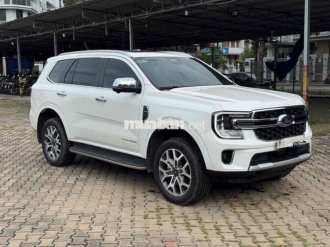 Ford Everest 2024 Titanium 1 Cầu 26.000 km