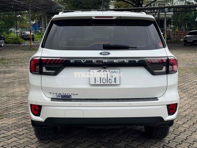 Ford Everest 2024 Titanium 1 Cầu 26.000 km
