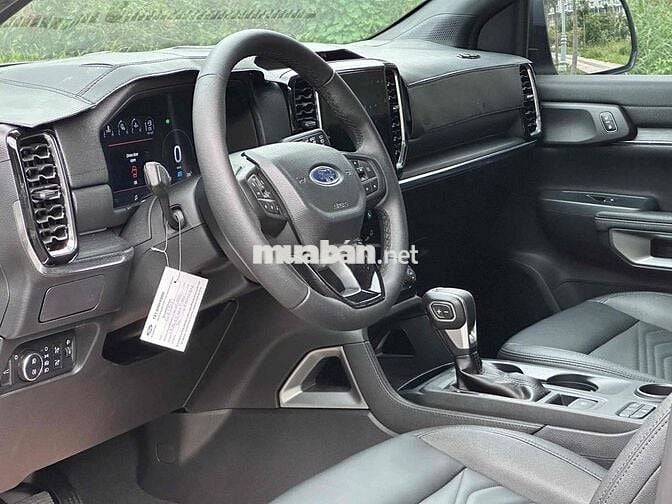 Siêu Lướt Ford Everest 2024 Titanium 2.0L 4x2 AT