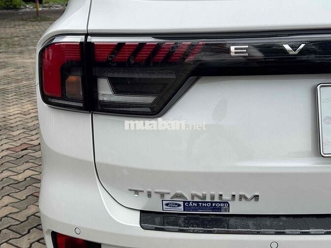 Ford Everest 2024 Titanium 1 Cầu 26.000 km