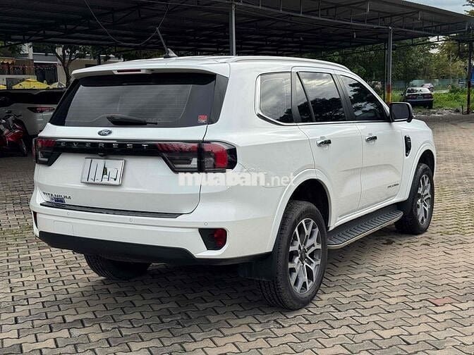 Ford Everest 2024 Titanium 1 Cầu 26.000 km
