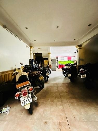 Đê La Thành – Đống Đa - Ô Tô Trnh – 79 M2 – 5 T – MT 7 M – Giá 20.9 Tỷ