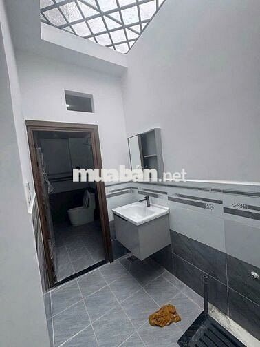 Định Cư. Cần Bán Gấp Căn Nhà Lầu Full Nội Thất Ngay Cổng Chào Bửu Long