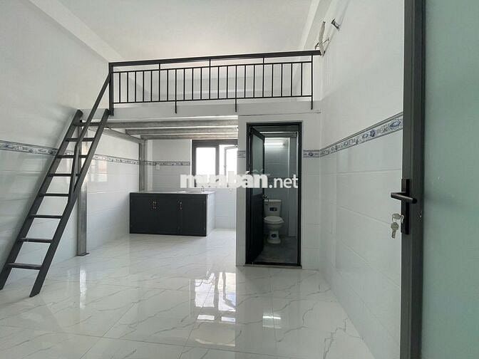 Phòng Cửa Sổ Trời Rộng 20m2 Chợ Hạnh Thông Tây