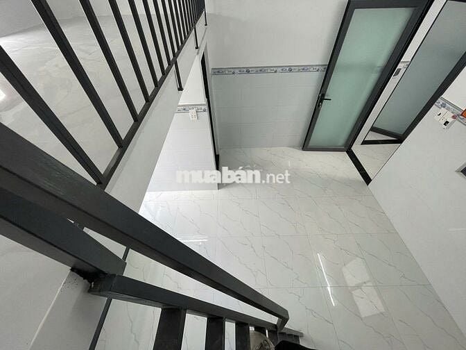 Phòng Cửa Sổ Trời Rộng 20m2 Chợ Hạnh Thông Tây