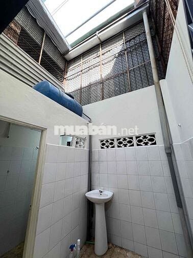 🔥 Nhà nguyên căn gần ĐH Luật & Chợ Bình Triệu – Giá chỉ 8 triệu/tháng!