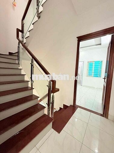 NHÀ TX22 GẦN CHỢ MINH PHÁT. TRỆT 3 LẦU 4PN 5WC. SÂN THƯỢNG