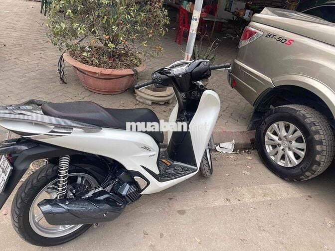 Bán xe tay ga SH 2024 lh ***