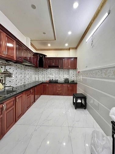 Khu Nội Bộ Nguyễn Sơn - 90m2 hậu 7.5M x 20M 3 Tầng Giá tốt
