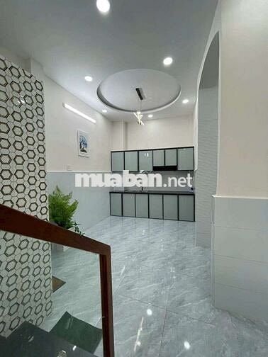 Nhà đẹp ở ngay, 39m2 ko lộ giới k quihoach sát cầu Nguyễn Tri Phương