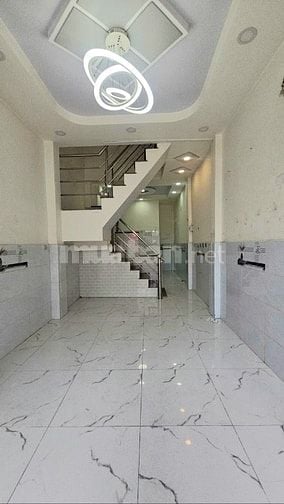 Bán gấp nhà 1trệt, 2 lầu, Hẻm 28 Lương Văn Can, P15, Q8. N3,2m x D12m