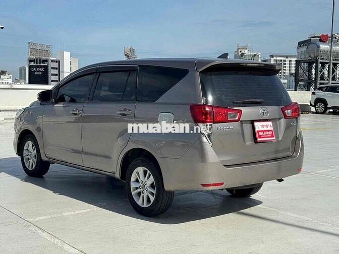 Toyota Innova 2017 G Đồng ánh kim