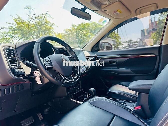 Mitsubishi Outlander 2022 2.0 CVT - bao rút gốc