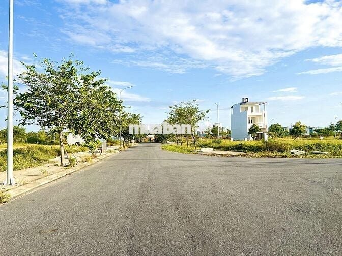 BÁN LÔ ĐẤT VIEW CÔNG VIÊN VÀ DƯ 100M2 ĐẤT NGOÀI SỔ THUỘC KHU FPT ✅
