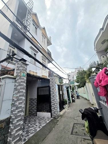 Bán gấp nhà 1trệt, 2 lầu, Hẻm 28 Lương Văn Can, P15, Q8. N3,2m x D12m