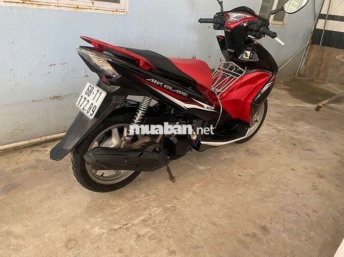 Cần bán xe air blade 125 FI chính chủ