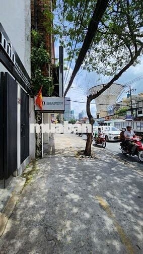 CHO THUÊ MẶT BẰNG MẶT TIỀN NGUYỄN TẤT THÀNH Q4