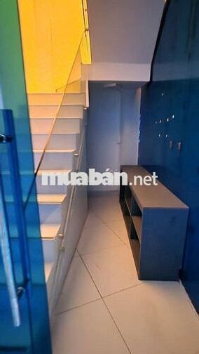 CHO THUÊ MẶT BẰNG MẶT TIỀN NGUYỄN TẤT THÀNH Q4