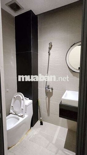 CHO THUÊ MẶT BẰNG MẶT TIỀN NGUYỄN TẤT THÀNH Q4