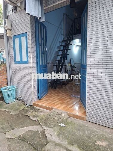 Nhà mới xây sạch sẽ ; an ninh.