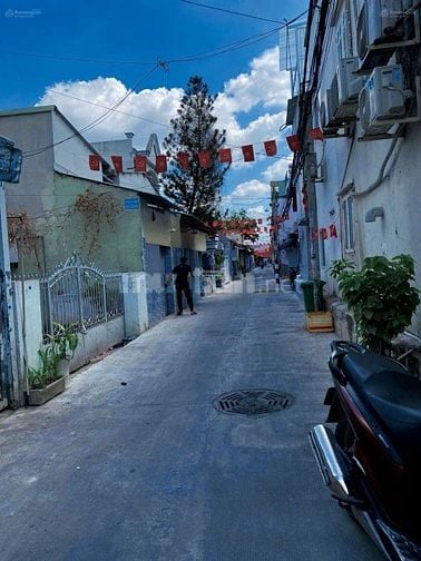 Chính chủ bán gấp nhà tại Trường Chinh, hẻm xe hơi, 88m2, Tân Bình,HCM