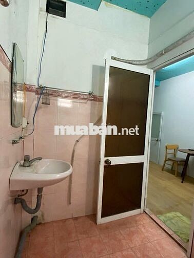 Chính chủ cho thuê căn hộ 3 tầng gồm 5 căn hộ