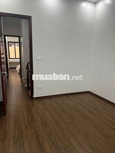 Hiếm! Hơn 9 tỷ nhà Giáp Bát 46m2, 4 tầng, ngõ rộng - 20m ô tô