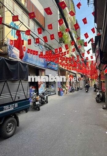 Hiếm! Hơn 9 tỷ nhà Giáp Bát 46m2, 4 tầng, ngõ rộng - 20m ô tô