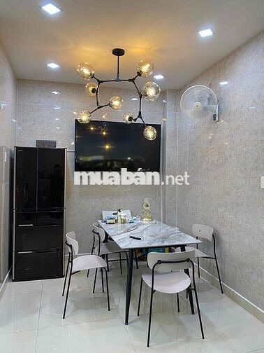 Nhà xẹt hẻm 220m2 - 3 phòng ngủ, Đường Nguyền Bỉnh Khiêm, Quận 1