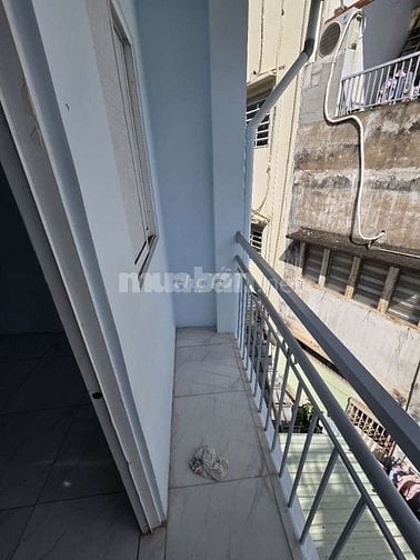 Phòng trọ kiểu cc mini Q.4 có ban công, chỉ hơn 3Tr/tháng,rộng rãi