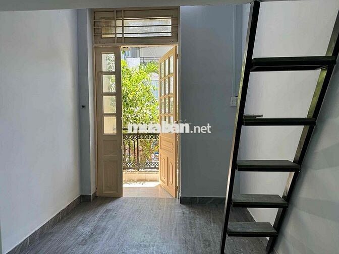 🔴Phòng có gác bancol cửa sổ thoáng mát - Ngay Emart Phan Văn Trị