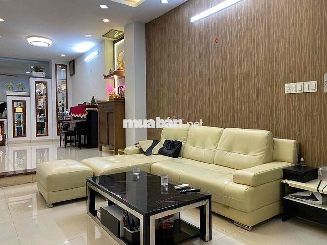 Nhà xẹt hẻm 220m2 - 3 phòng ngủ, Đường Nguyền Bỉnh Khiêm, Quận 1