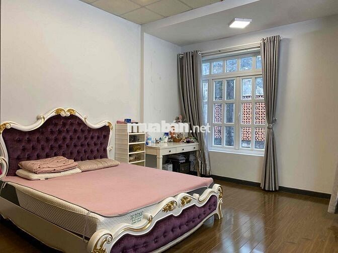 Nhà xẹt hẻm 220m2 - 3 phòng ngủ, Đường Nguyền Bỉnh Khiêm, Quận 1